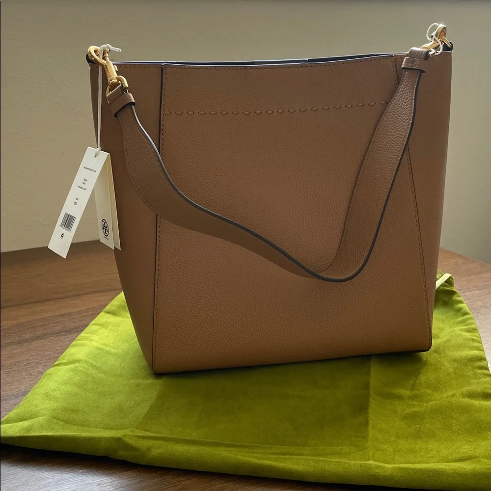 NWT Tory Burch McGraw Bucket Bag - Picture 3 of 7